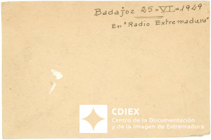 008.MM.FOT.P_1. 00187 (reverso).jpg